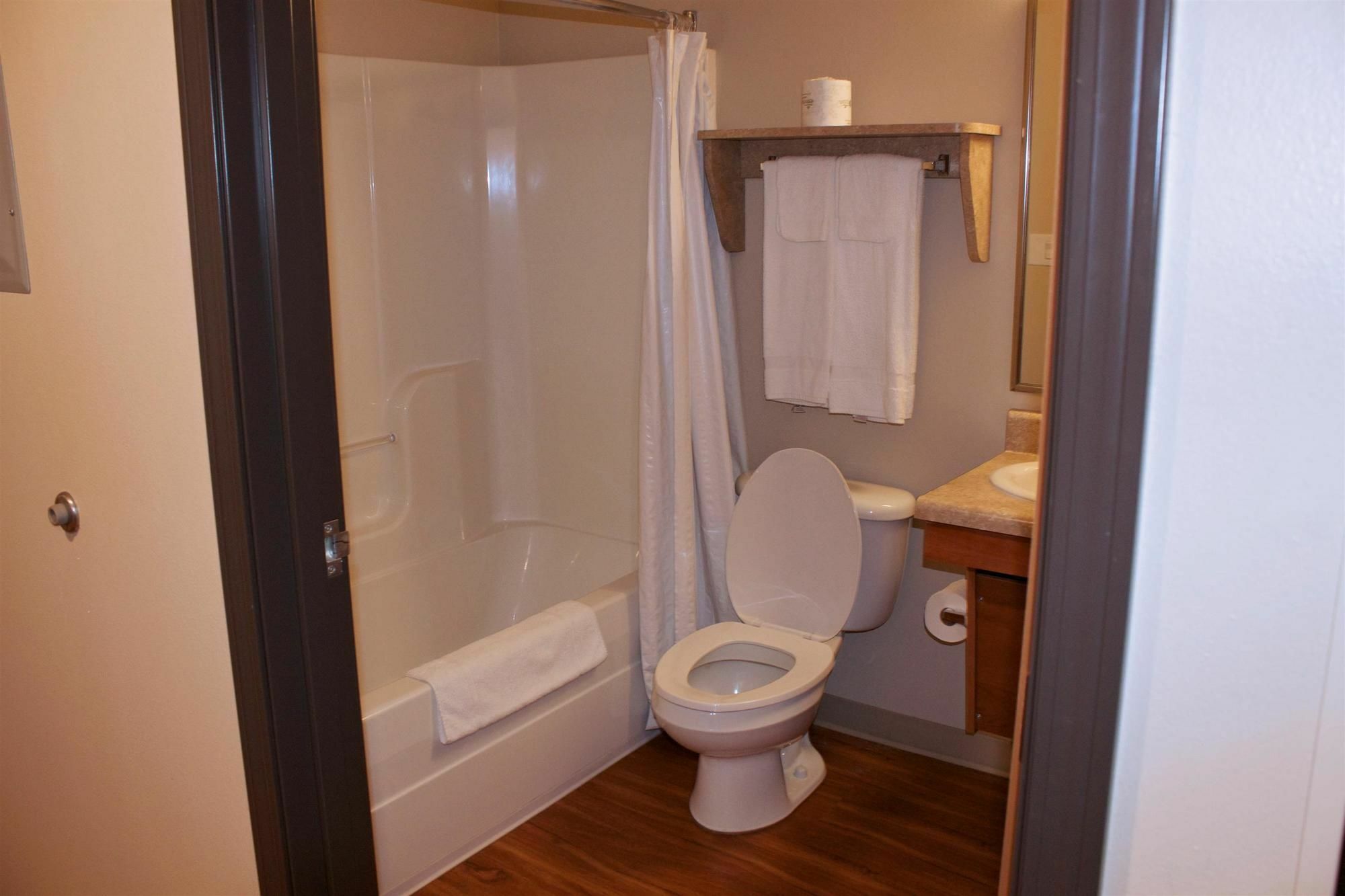 Woodspring Suites Уиллистон Экстерьер фото